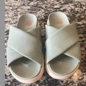 SOREL VIIBE™ CRISSCROSS SLIDE - White/Green - Size 7